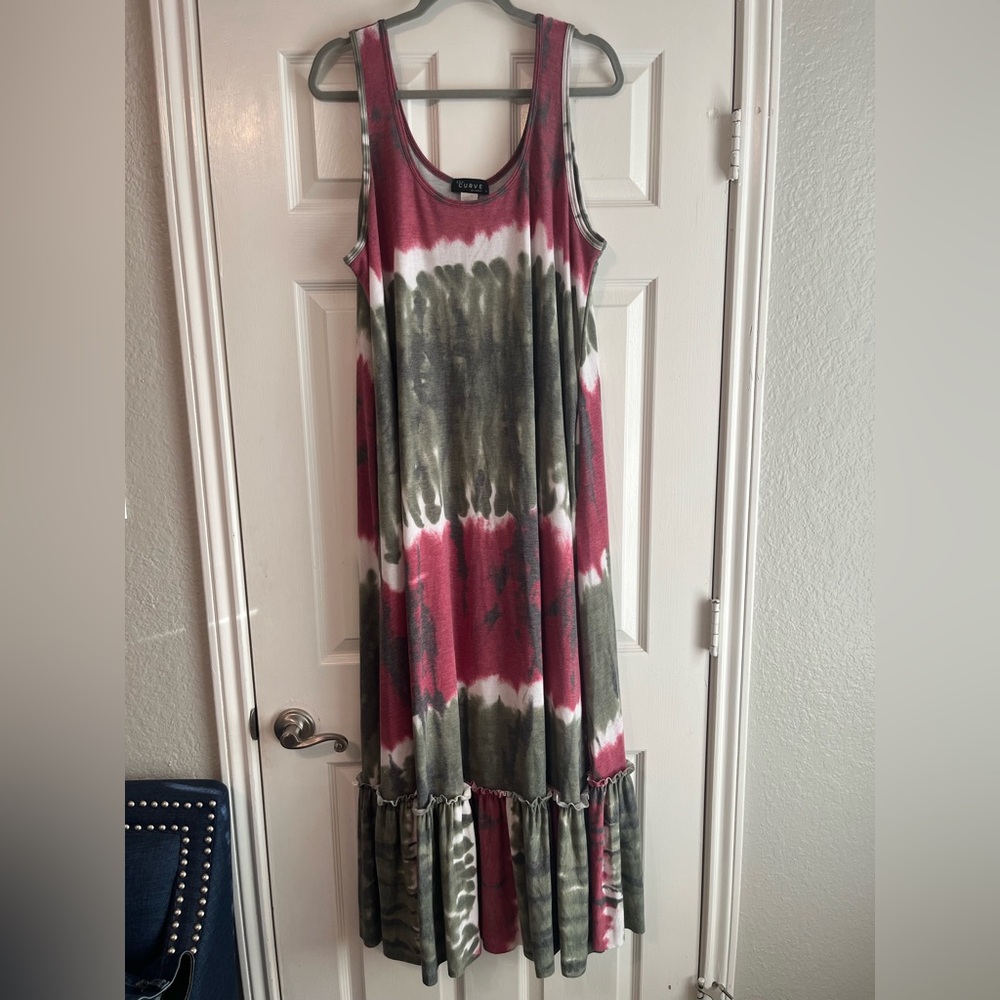 Women’s plus maxi dress. Size 3X. Watermelon tie-dye. Pockets